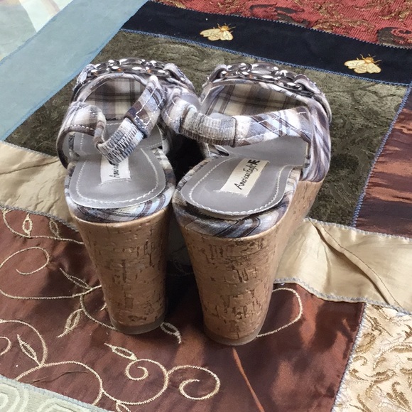 American Eagle Brown and White Wedges - Picture 4 of 5